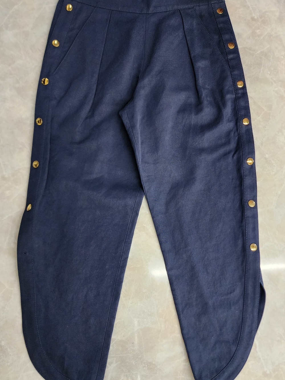Emilio Pucci Navy Blue Cotton & Gold Snap Cropped Trouser Pants Size US 6 NEW